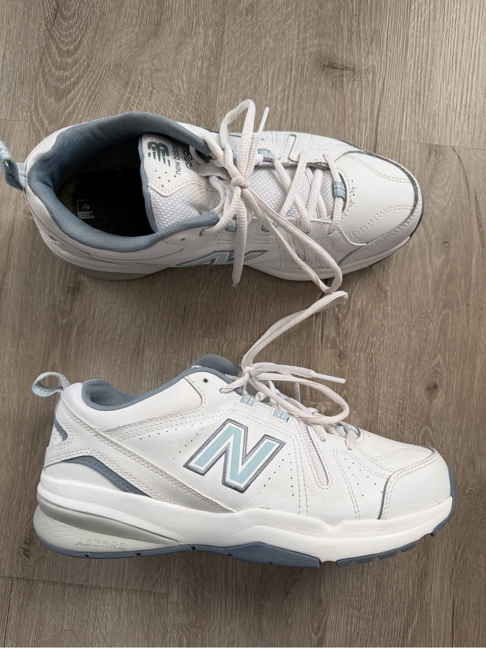 New Balance 608 white with blue 9 women’s 7.5 mens
